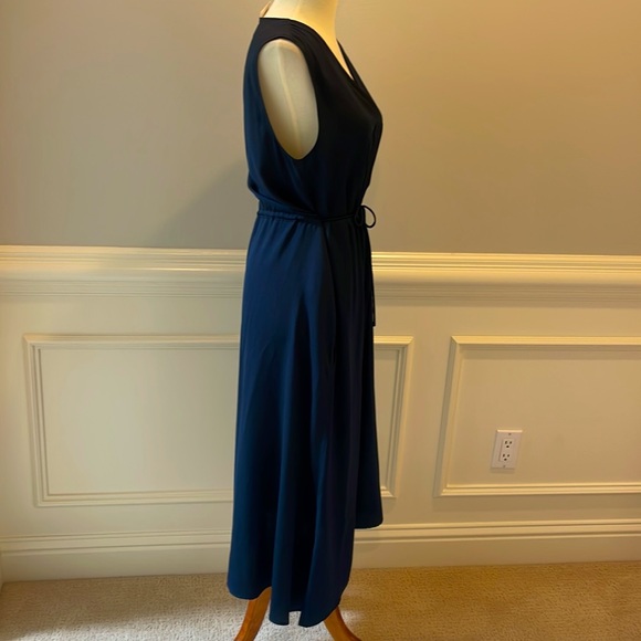 NWT Vince V Neck Tie Waist Midi Dress - Picture 4 of 9